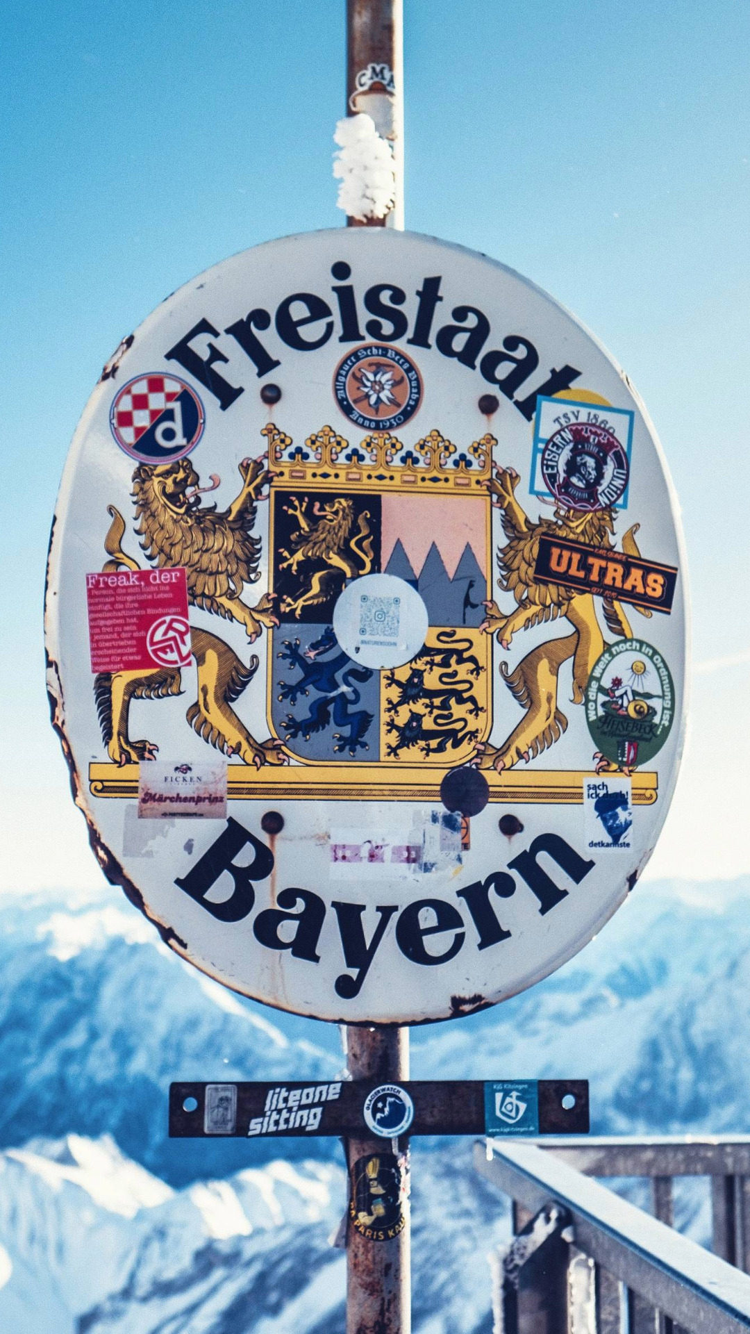 Bayern Schild auf der Zugspitze